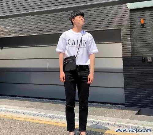 开云体育大热天穿长裤那可的确遭罪-开云·kaiyun「中国」体育官方网站 登录入口