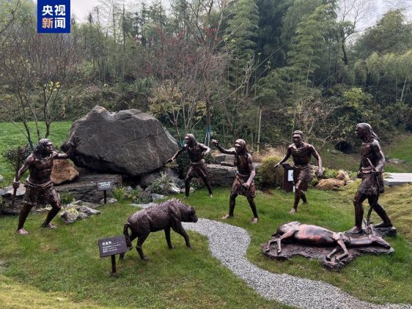 开云体育(中国)官方网站　　华龙洞名胜发现于1988年底-开云·kaiyun「中国」体育官方网站 登录入口