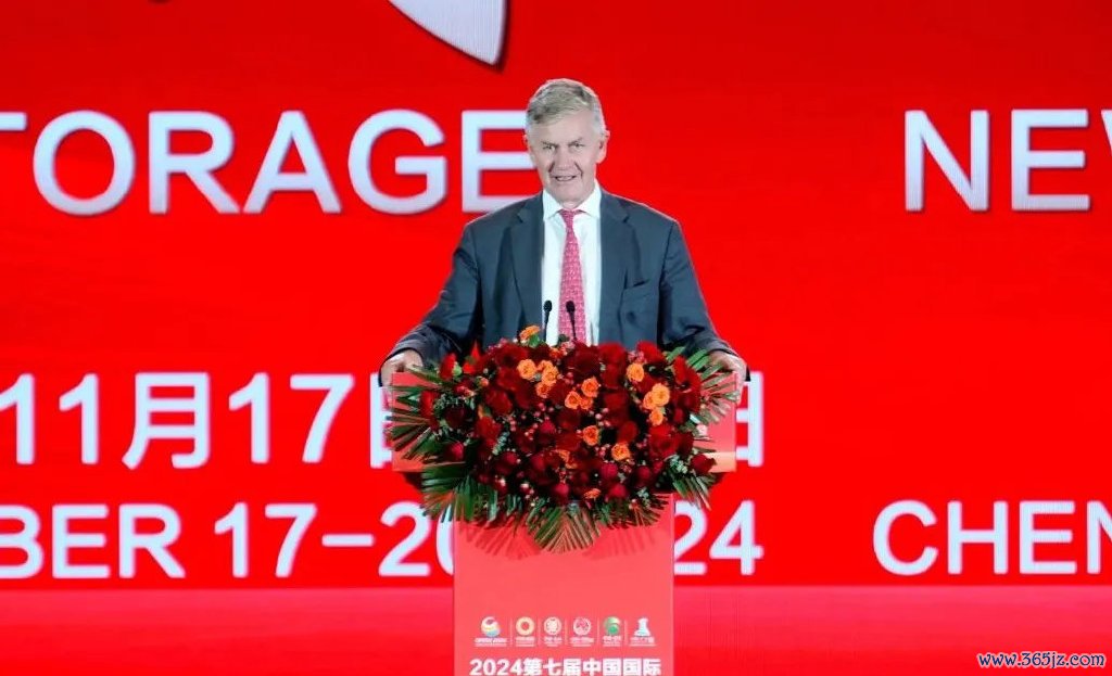 连结国前副秘书长“一带一齐”绿色发展海外定约主席欧盟亚洲中心联席主席埃里克·索尔海姆致辞